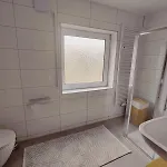 Henno's 105qm 8p, 4 Zimmer, Balkon Apartment