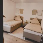 Henno's-apartments 105qm 8p, 4 Zimmer, Balkon