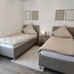 Henno's-apartments 105qm 8p, 4 Zimmer, Balkon