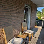 Henno's 105qm 8p, 4 Zimmer, Balkon Apartment