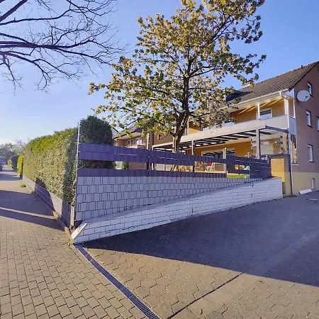 Henno's-apartments 105qm 8p, 4 Zimmer, Balkon * Bielefeld