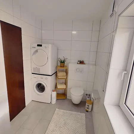Henno's-apartments 105qm 8p, 4 Zimmer, Balkon