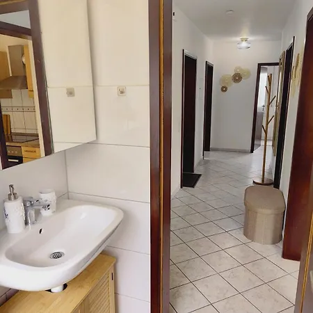 Henno's-apartments 105qm 8p, 4 Zimmer, Balkon Lägenhet *