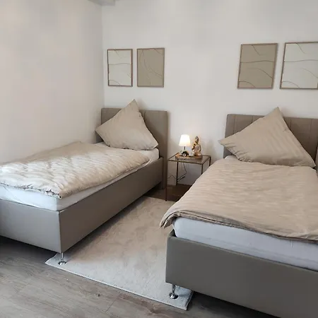 Henno's-apartments 105qm 8p, 4 Zimmer, Balkon