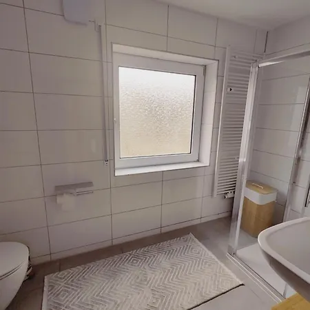 Henno's-apartments 105qm 8p, 4 Zimmer, Balkon