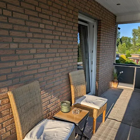 Henno's-apartments 105qm 8p, 4 Zimmer, Balkon Lägenhet