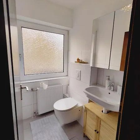 Henno's-apartments 1 105qm 8p, 4 Zimmer, Balkon, 1xbad, 2xwc Μπίλεφελντ