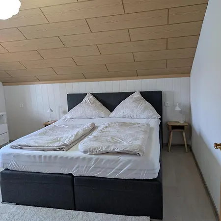 Henno's-apartments 105qm 8p, 4 Zimmer, Balkon * Bielefeld