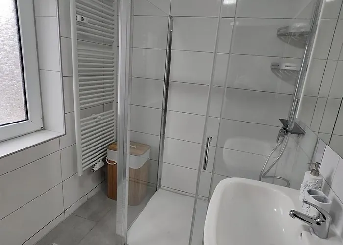 Henno's-apartments 105qm 8p, 4 Zimmer, Balkon アパート ビーレフェルト