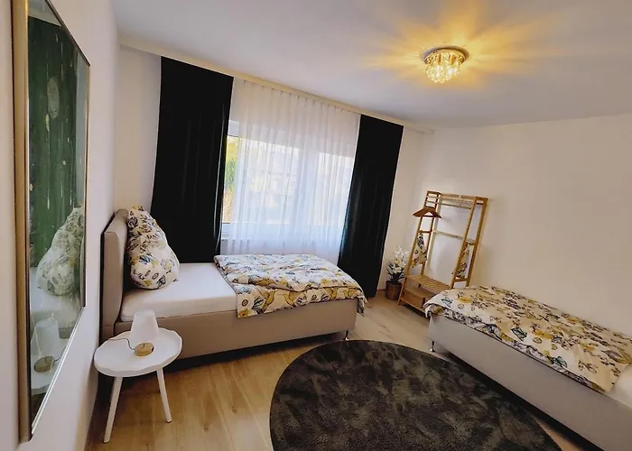 Henno's-apartments 105qm 8p, 4 Zimmer, Balkon