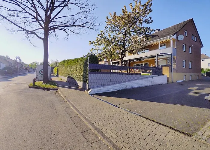 Apartment Henno's 105qm 8p, 4 Zimmer, Balkon