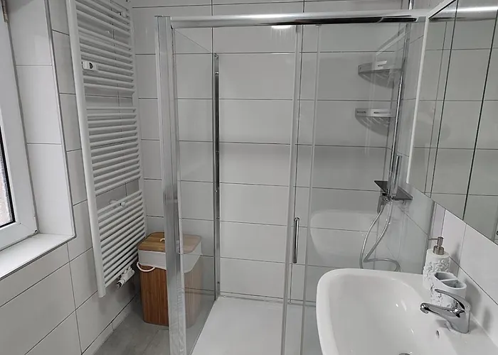 アパート Henno's-apartments 105qm 8p, 4 Zimmer, Balkon ビーレフェルト
