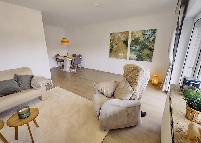 Henno's-apartments 105qm 8p, 4 Zimmer, Balkon Apartamento