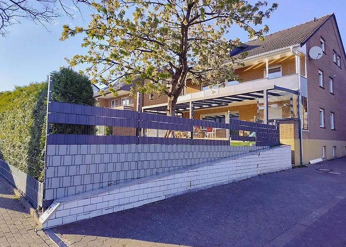 Henno's 105qm 8p, 4 Zimmer, Balkon Apartment Bielefeld