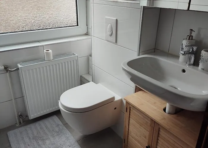 Apartment Henno's 105qm 8p, 4 Zimmer, Balkon *