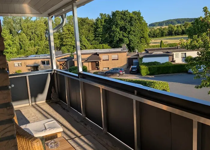 Henno's-apartments 105qm 8p, 4 Zimmer, Balkon アパート *